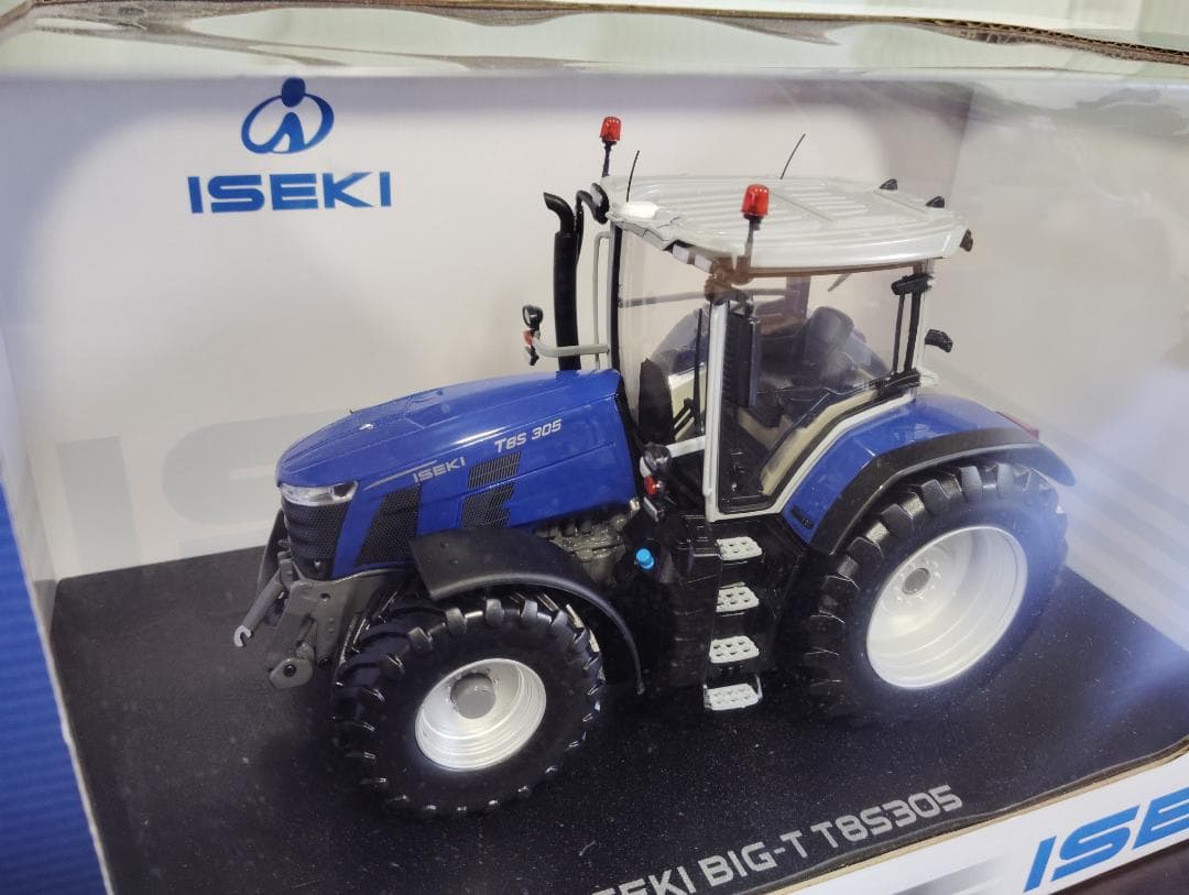ISEKIトラクター BIG-T T8S305 1/32ミニチュア