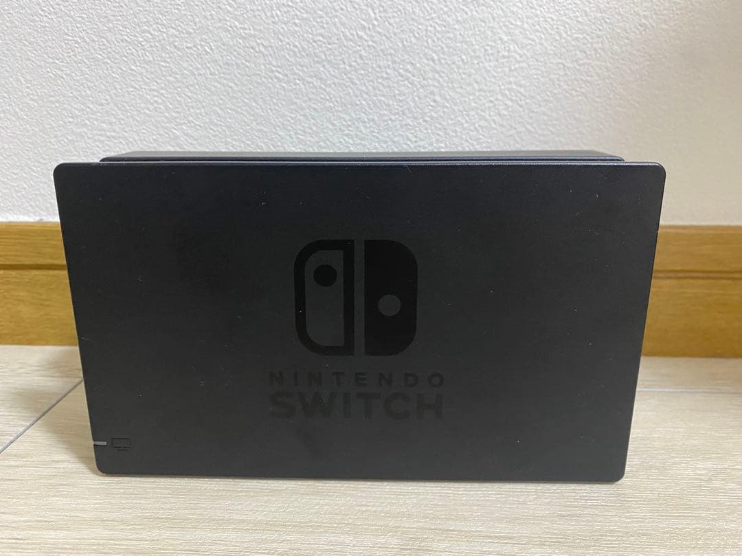 【美品】Nintendo Switch 本体 + 付属品