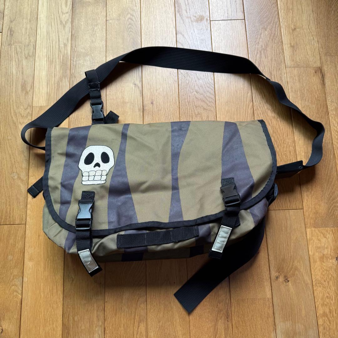 超希少　廃盤　ジブリ美術館限定　紅の豚　メンセンジャーバッグ　L マンマユート団