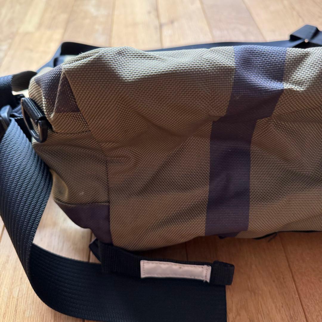 超希少　廃盤　ジブリ美術館限定　紅の豚　メンセンジャーバッグ　L マンマユート団