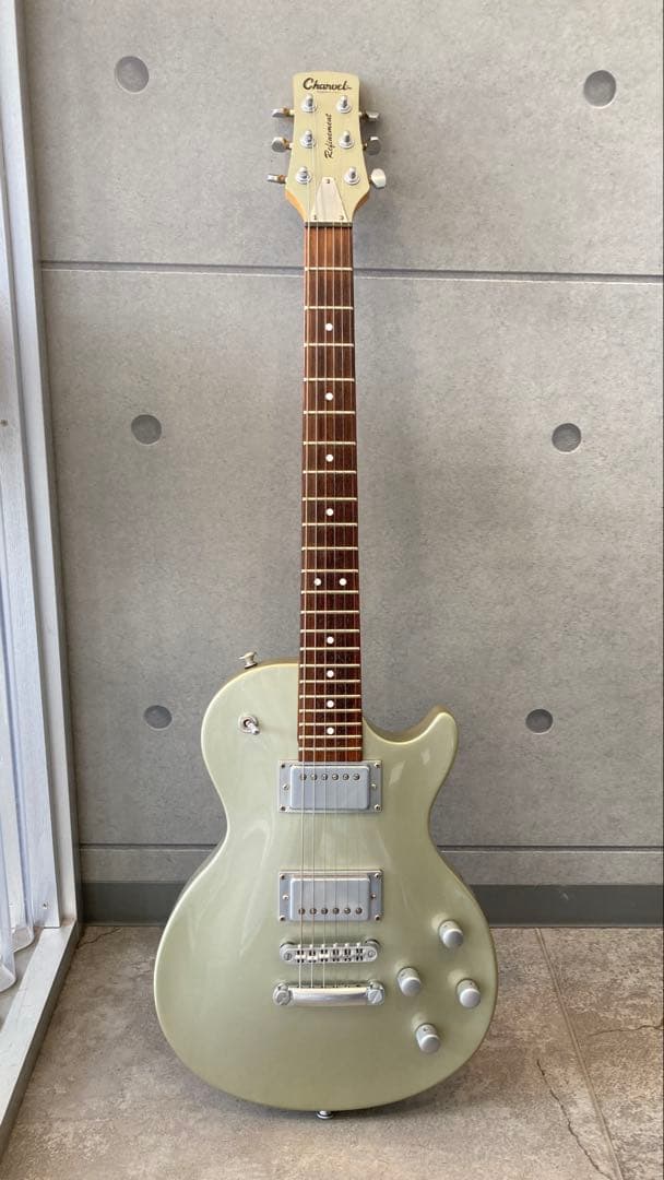 シャーベル Charvel Refinement ギター Charvel Refinement Silver Sparkle | The Music Zoo