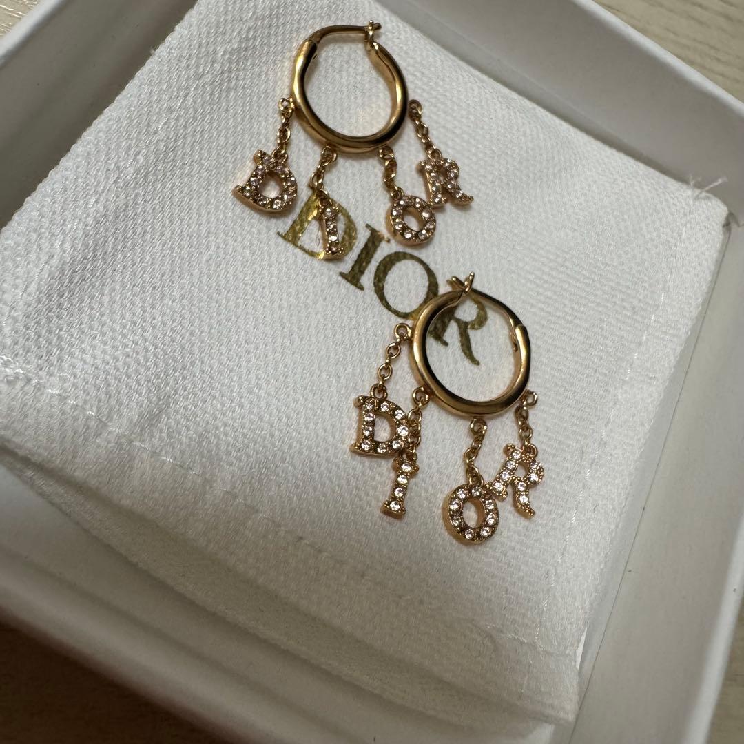 正規品 Dior ディオール ロゴチャーム付きフープピアス メタル
