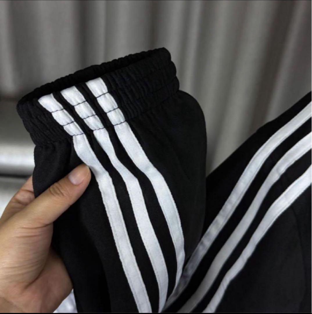 てん ！adidas ブラック ストライプ ジャケットSサイズ