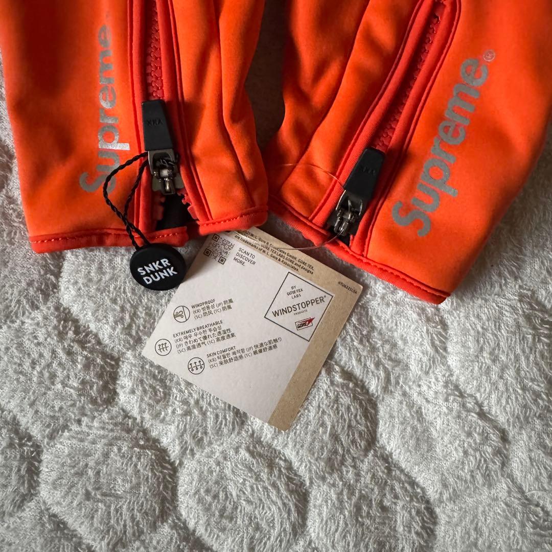 R*d様 Supreme WINDSTOPPER Zip Gloves Oran - メルカリ