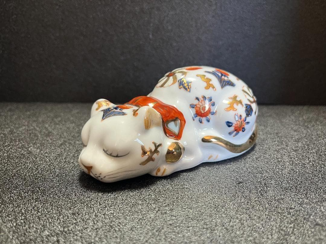 伊万里 陶器 金彩 眠り猫 猫 縁起物 置物 飾物 - メルカリ