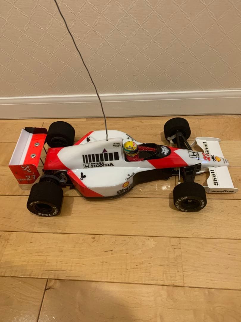 タミヤ　1/10ラジコン　マクラーレンホンダMP4/5B マールボロ