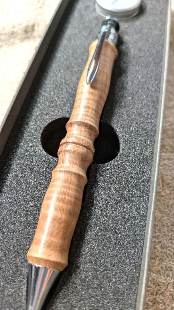 Flamberg 栃 縮み杢 木軸サンピューラ ボールペン 専用箱付き