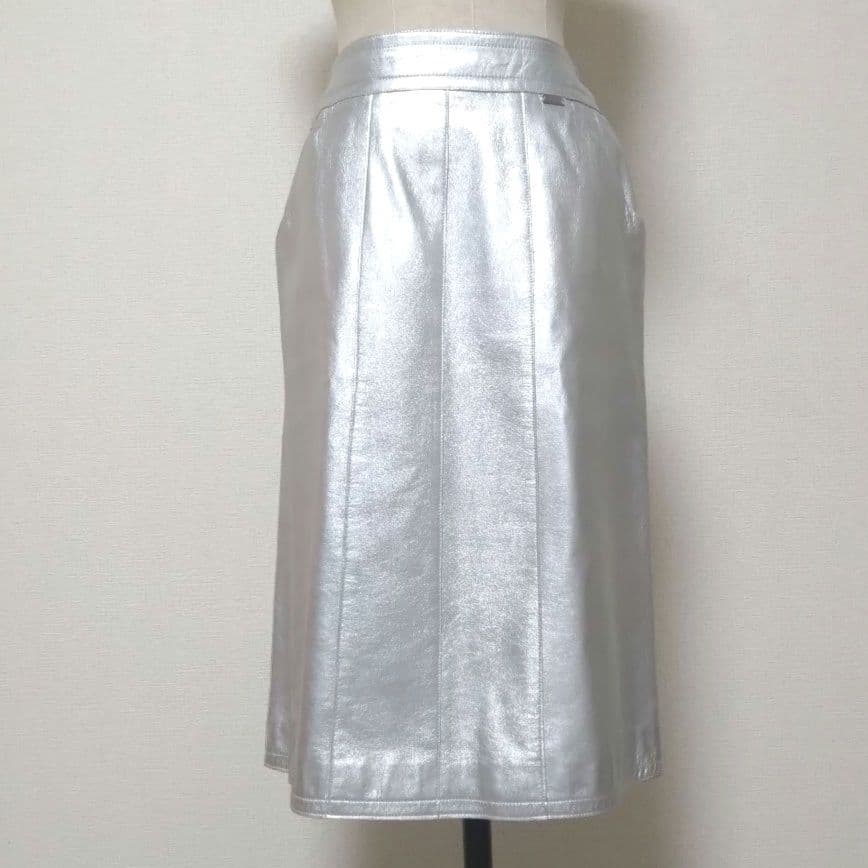 正規品 CHANEL シャネル レザースカート ラムレザー 膝丈 シルバー