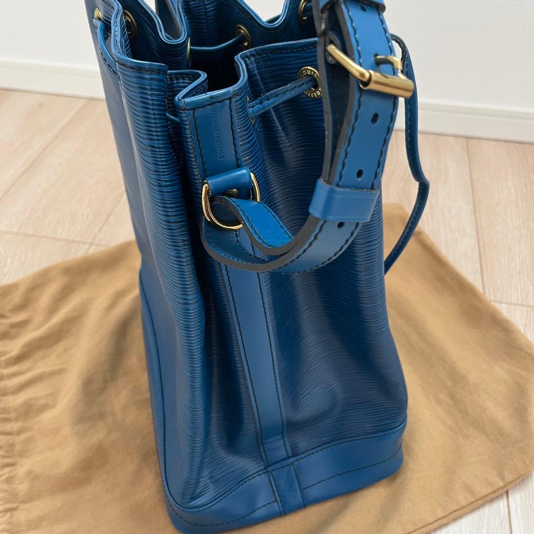 Louis Vuitton エピレザー バケツ型バッグ Louis Vuitton エピレザー