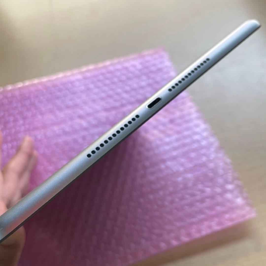 iPad 第5世代 スペースグレイ 32GB SIMフリー A1823