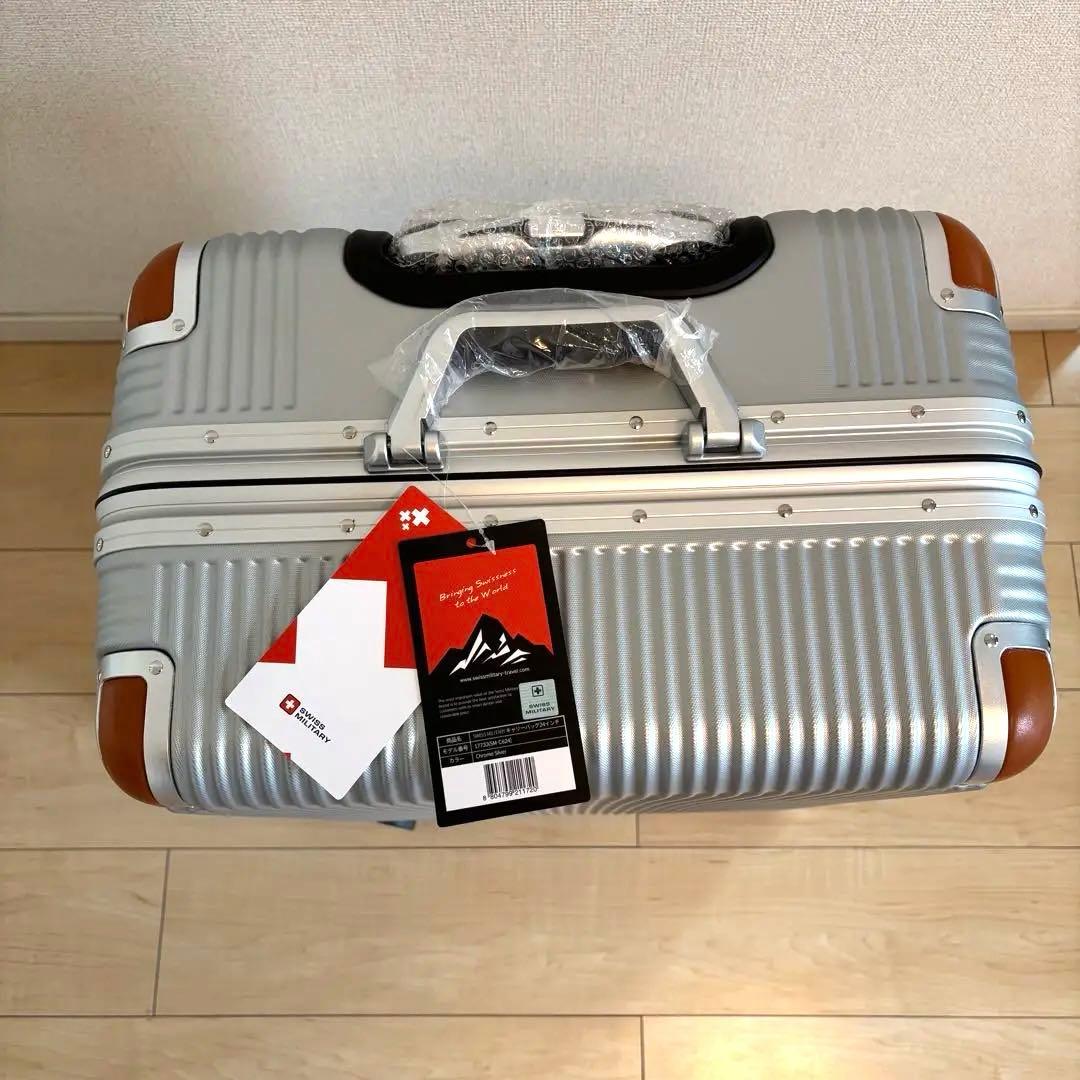 SWISS MILITARY 24IN 64L プレミアムスーツケース 64L ロゴ 航空会社