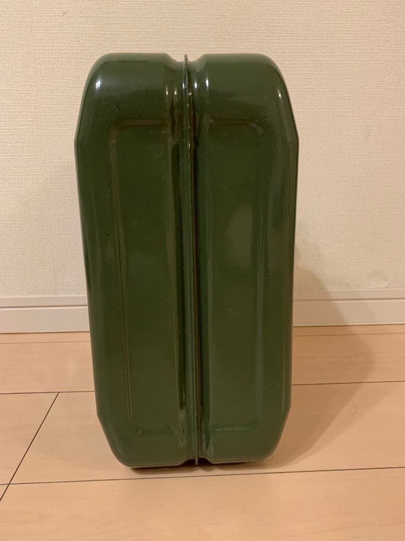 ジェリ缶　10L オリーブグリーン