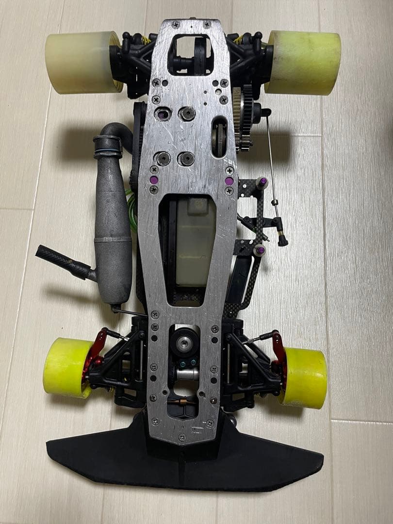 サーパントExcel 1/8 RCエンジンカー