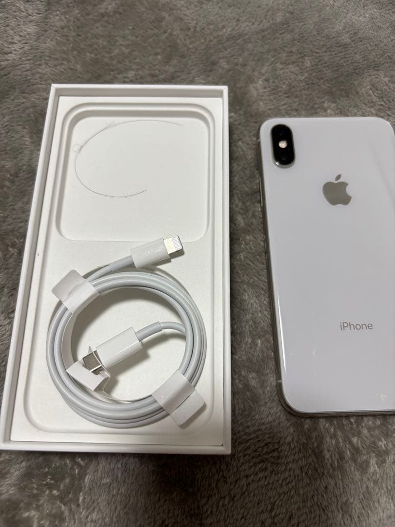 Apple iPhone X シルバー 本体 ジャンク品
