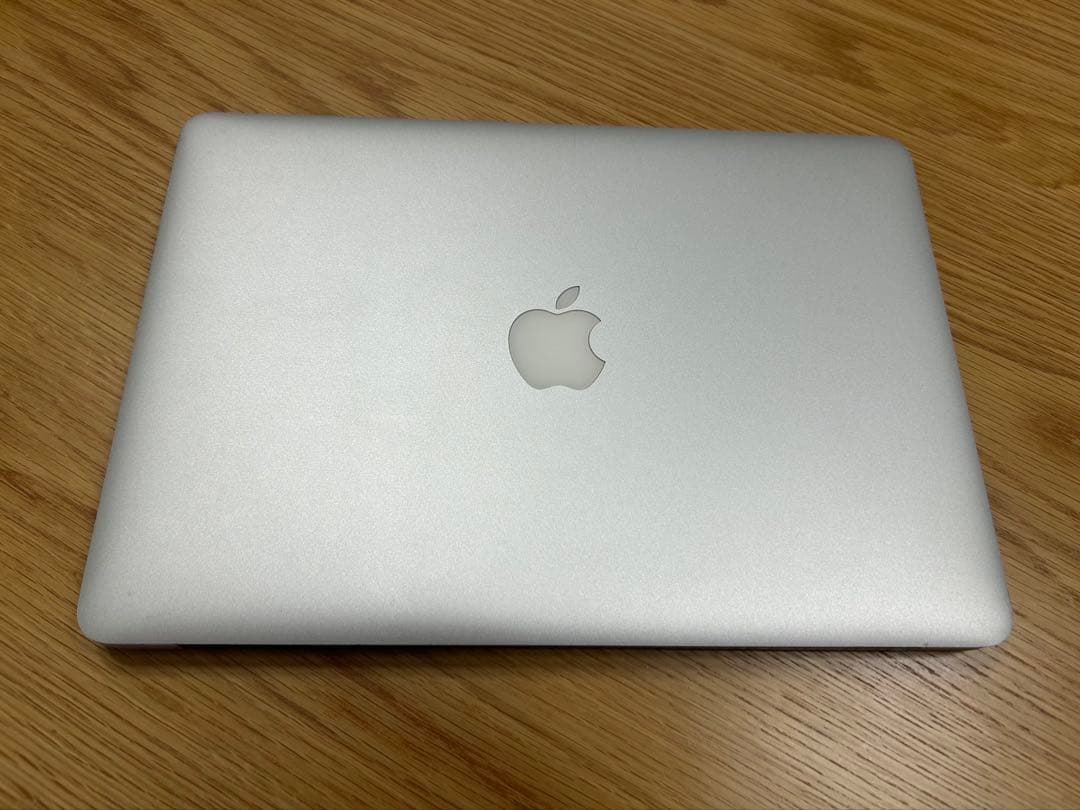 MacBook Air (2013) / 8GB / 128GB SSD ※中古