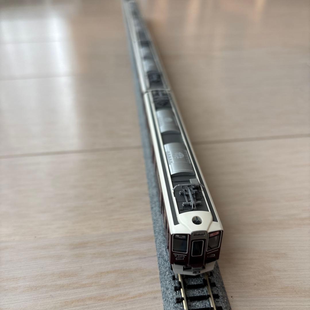 Nゲージ鉄道模型 白/赤 阪急電車