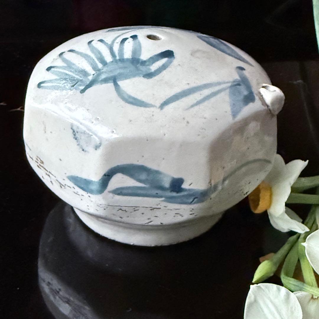 明日朝まで‼️大陸の息吹‼️書人の心 染付草花文時代染付水注 水滴一点