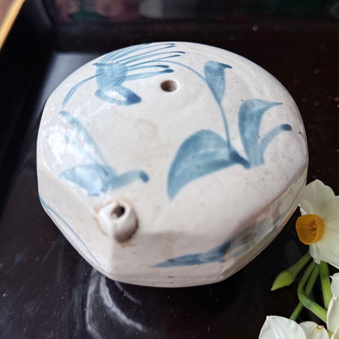 明日朝まで‼️大陸の息吹‼️書人の心 染付草花文時代染付水注 水滴一点