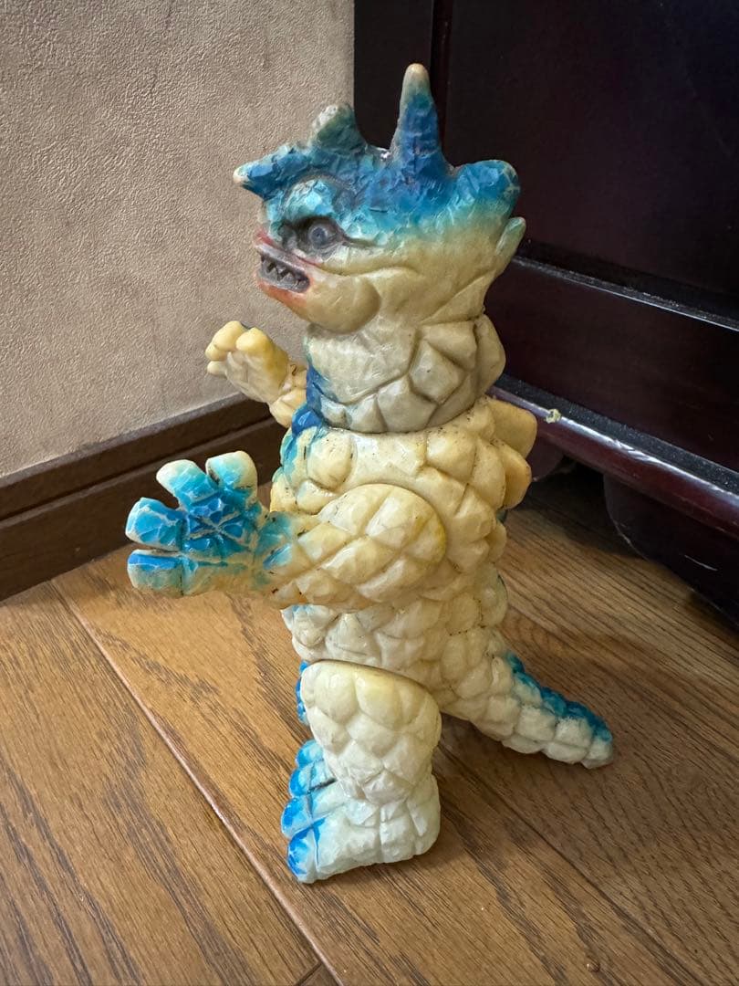 透明怪獣ゴルバゴス ウルトラマンシリーズ 怪獣 フィギュア