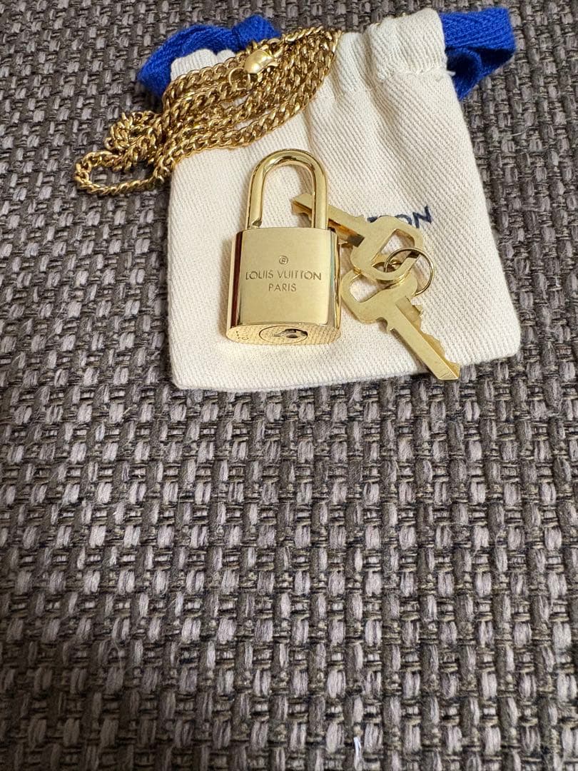 極美品ルイヴィトン パドロック カデナ ネックレス チェーン付き 南京錠677