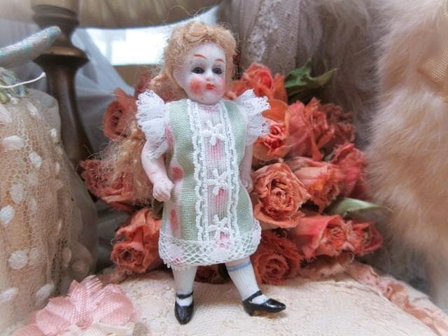 アンティーク ミニョネット ジャーマン ☆ ビスクドール エッグコンテナ