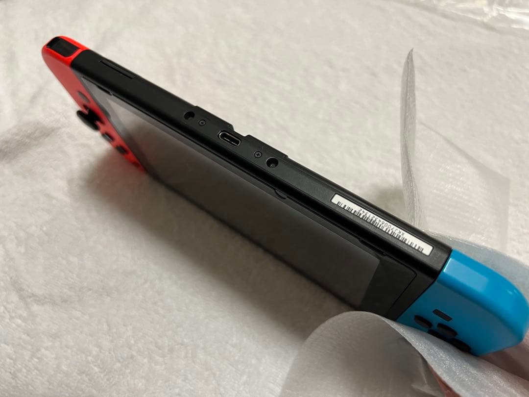 Nintendo Switch本体+ケース付