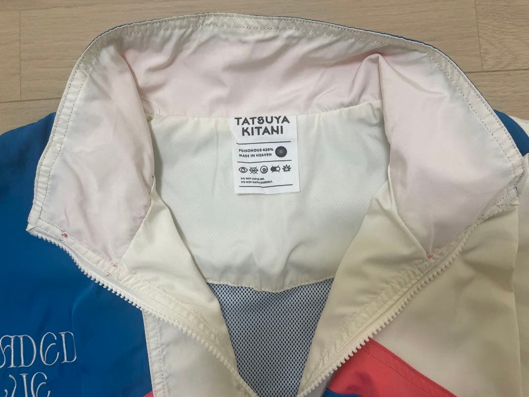 キタニタツヤ ナイロンジャケット UNFADED BLUE Lサイズ