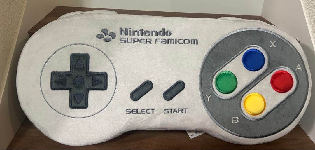 ニンテンドーミュージアム限定⭐︎スーパーファミコン　コントローラークッション Nintendo Museum限定 クッション スーパーファミコンコントローラー