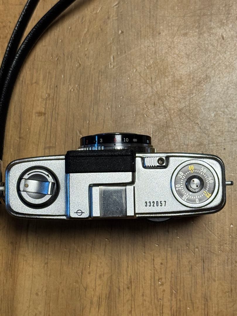 OLYMPUS PEN S – 半世紀前の名機で、日常をエモく切り取る一