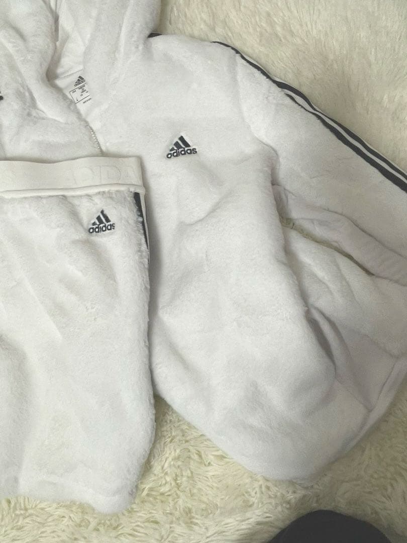あお様アディダス スリーストライプス ボアフリースセットアップ　ゴルフ