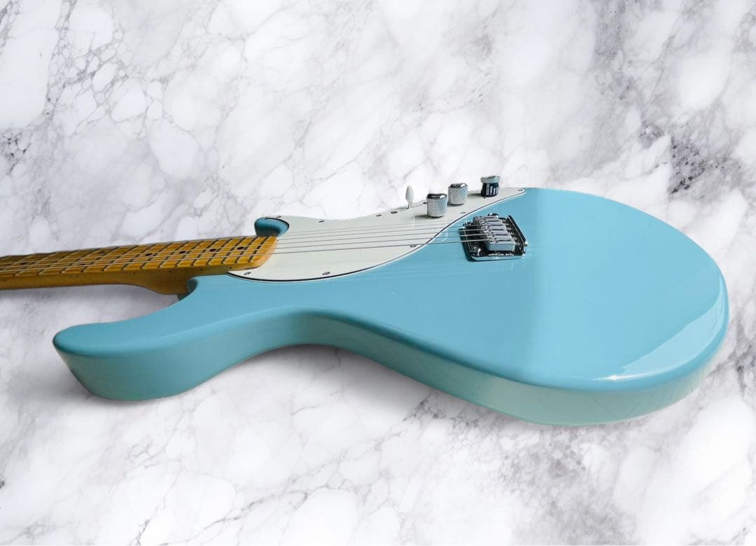 (新品同様) LINE6 VARIAX 600 エレキギター ブルー色