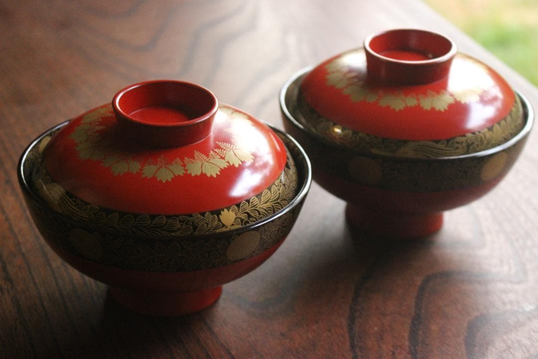 時代逸品 上質朱漆に極上菊桐唐草蒔絵の映えるお椀2点 検