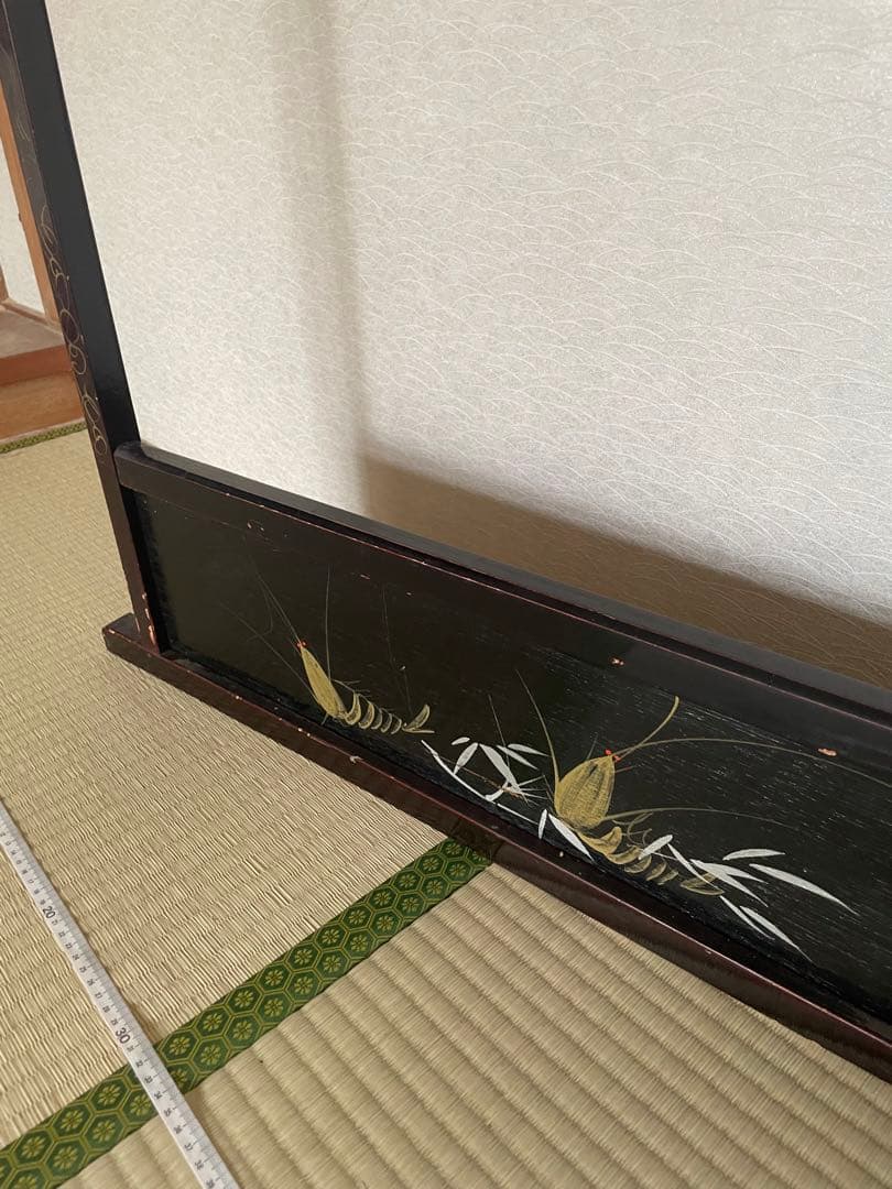 漆塗り 黒の木製衣桁 花の絵柄付き 着物掛け 着物ハンガー 衣桁 骨董