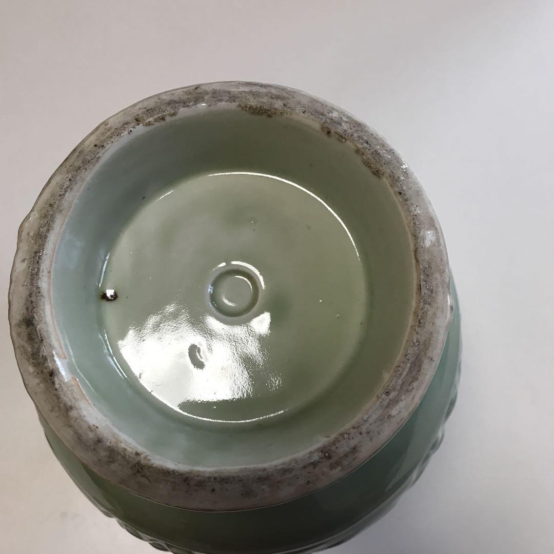 中国花瓶中国美術 古美術青瓷 陽刻花紋龍泉窯 花瓶 美術品 骨董品