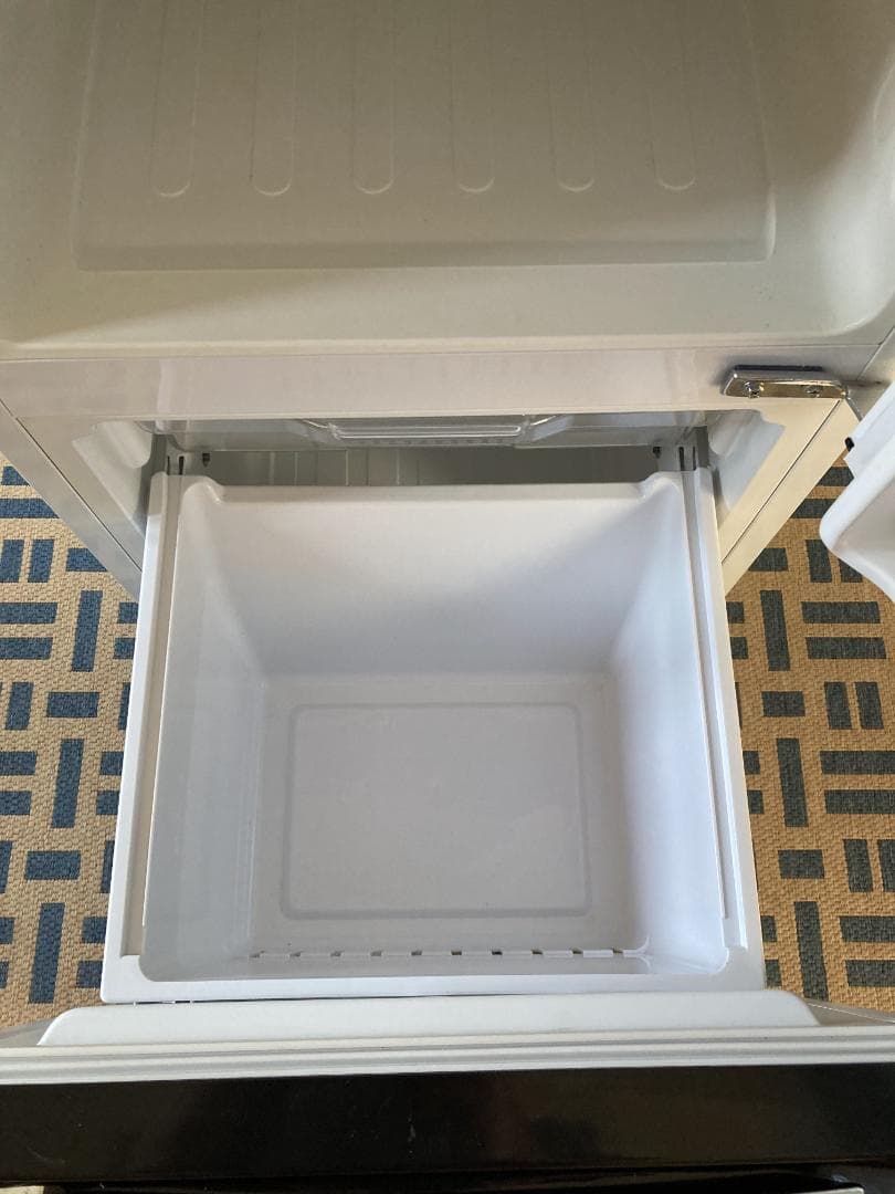 ★送料無料★2018年製 130L Hisense 冷凍冷蔵庫HR-D1302