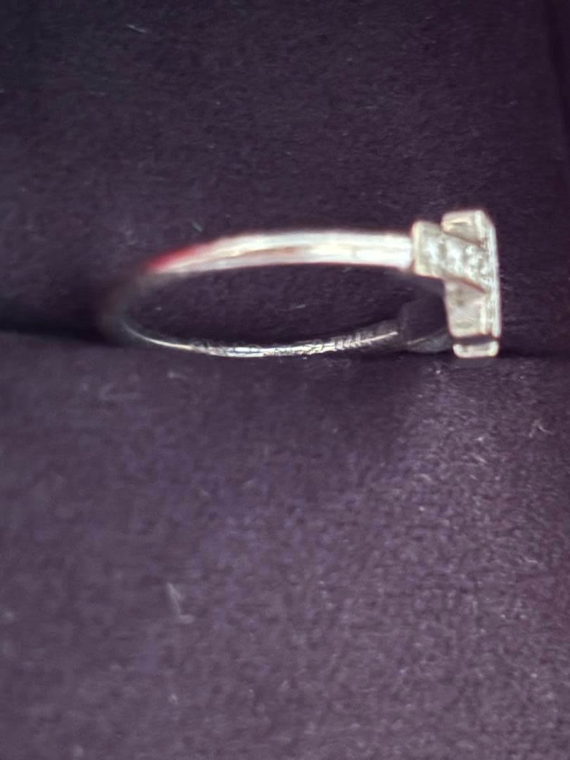 ティファニー Tワイヤー ダイヤ 9号