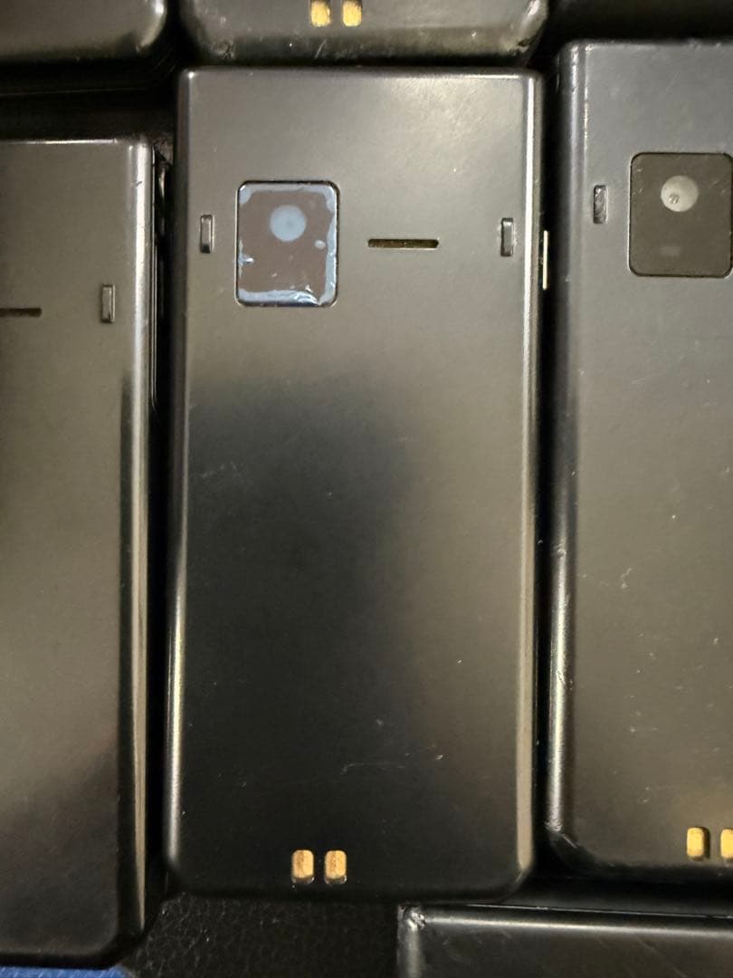 ガラケー、携帯本体まとめ売りバラ売り可セット - メルカリ