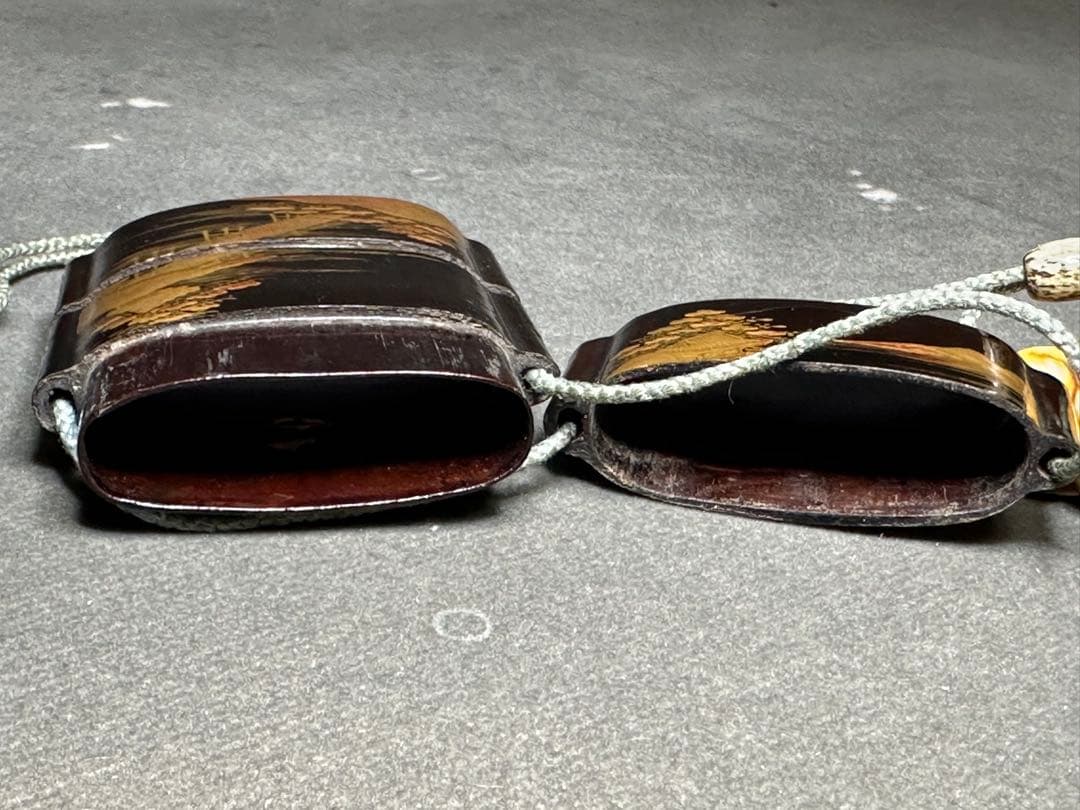 印籠　根付　漆塗　木彫り　置物　古美術品　細密細工　骨董　アンティーク彫刻工芸品