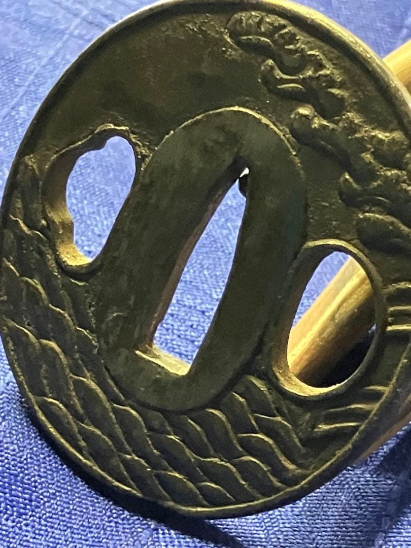 鍔　日本刀　武士　海　松　光来作　鉄鍔