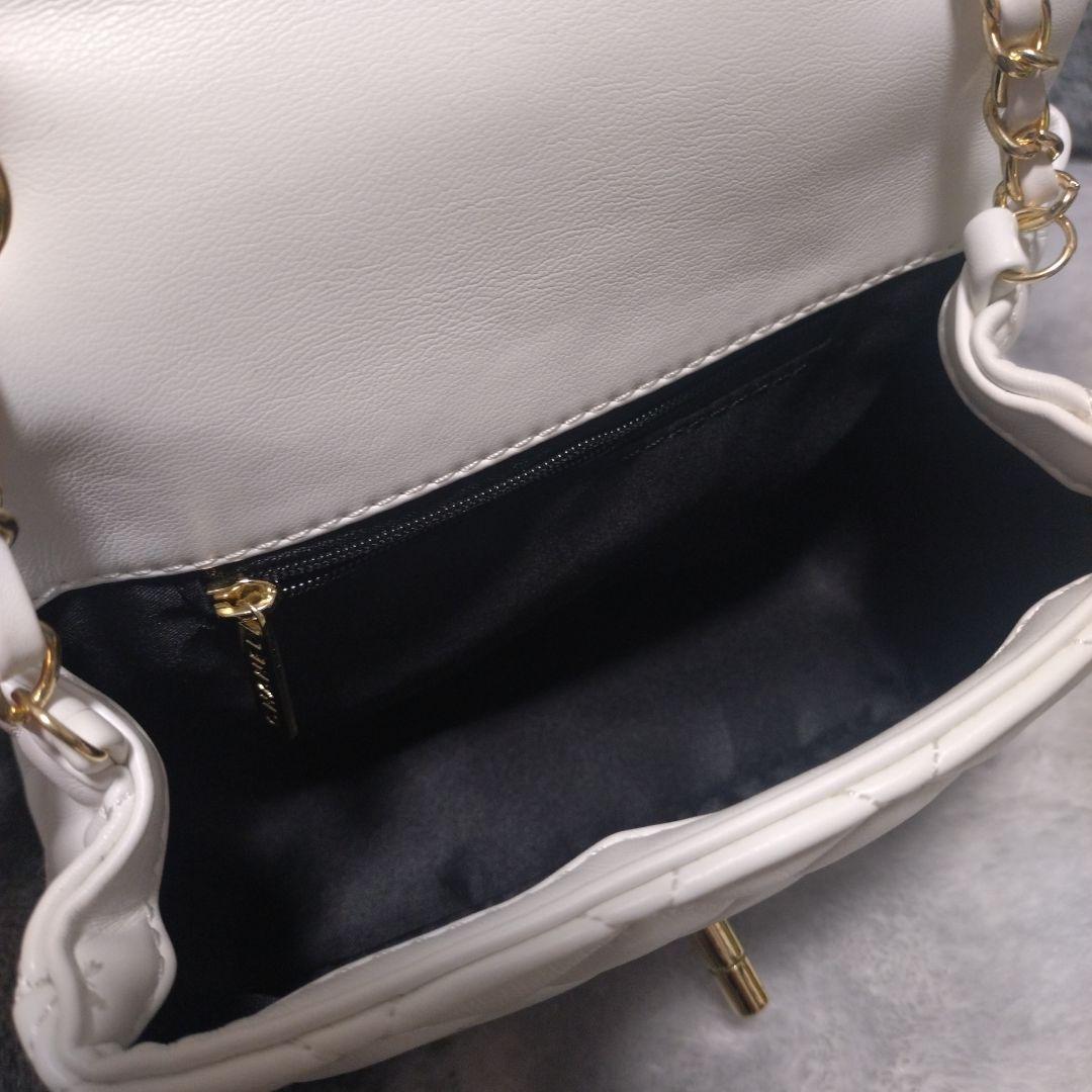 【タイムセール】CHANELノベルティ ホワイト キルティング ショルダーバッグ