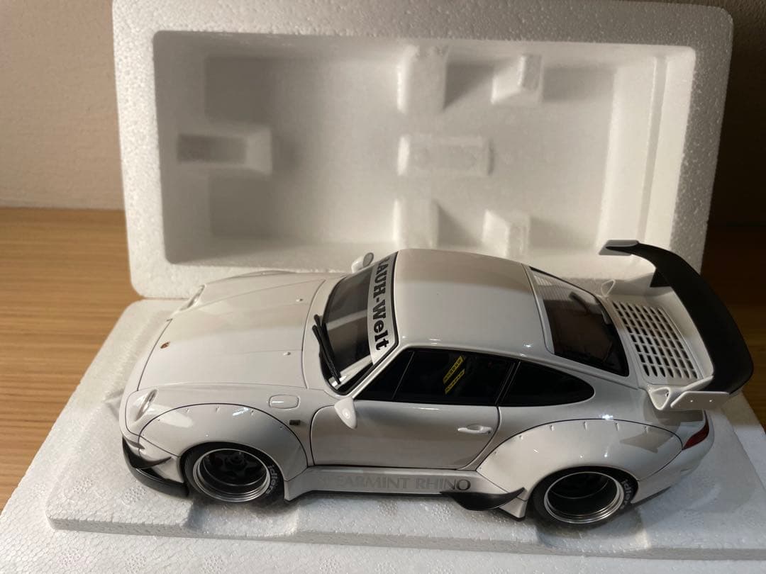 WRBポルシェ993ミニカー 1/18 スケール