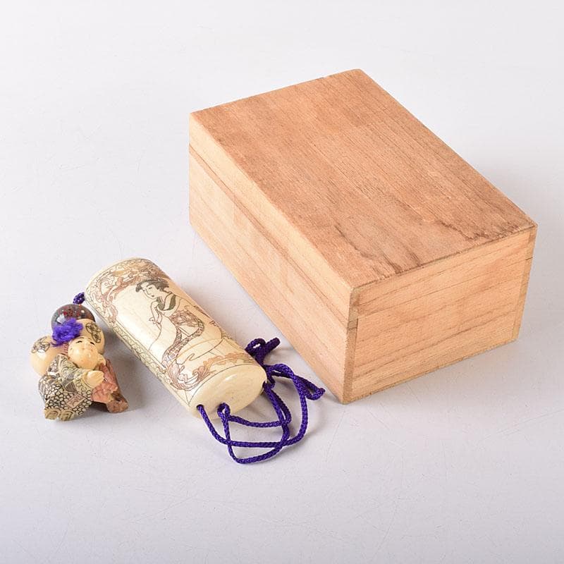 うみ様専用 獣骨製 虎人物文印籠 薬入 雅俊銘根付 緒締め