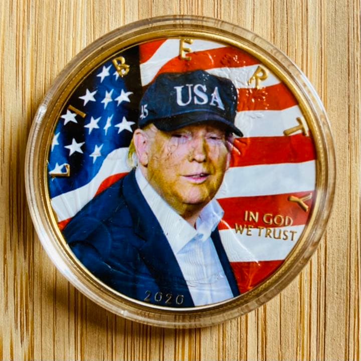 世界限定100枚】レア トランプ大統領 カラー銀貨 リベラル