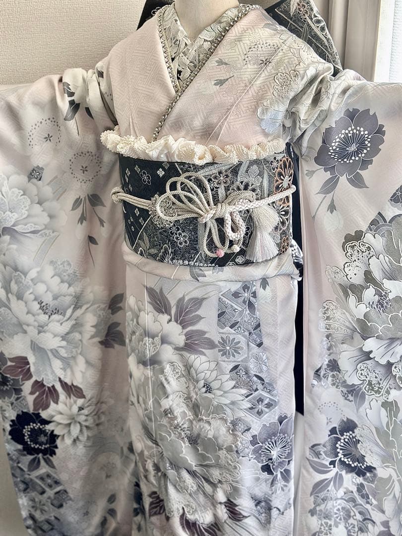 高級振袖 淡いピンクとグレーの花柄 フルセット