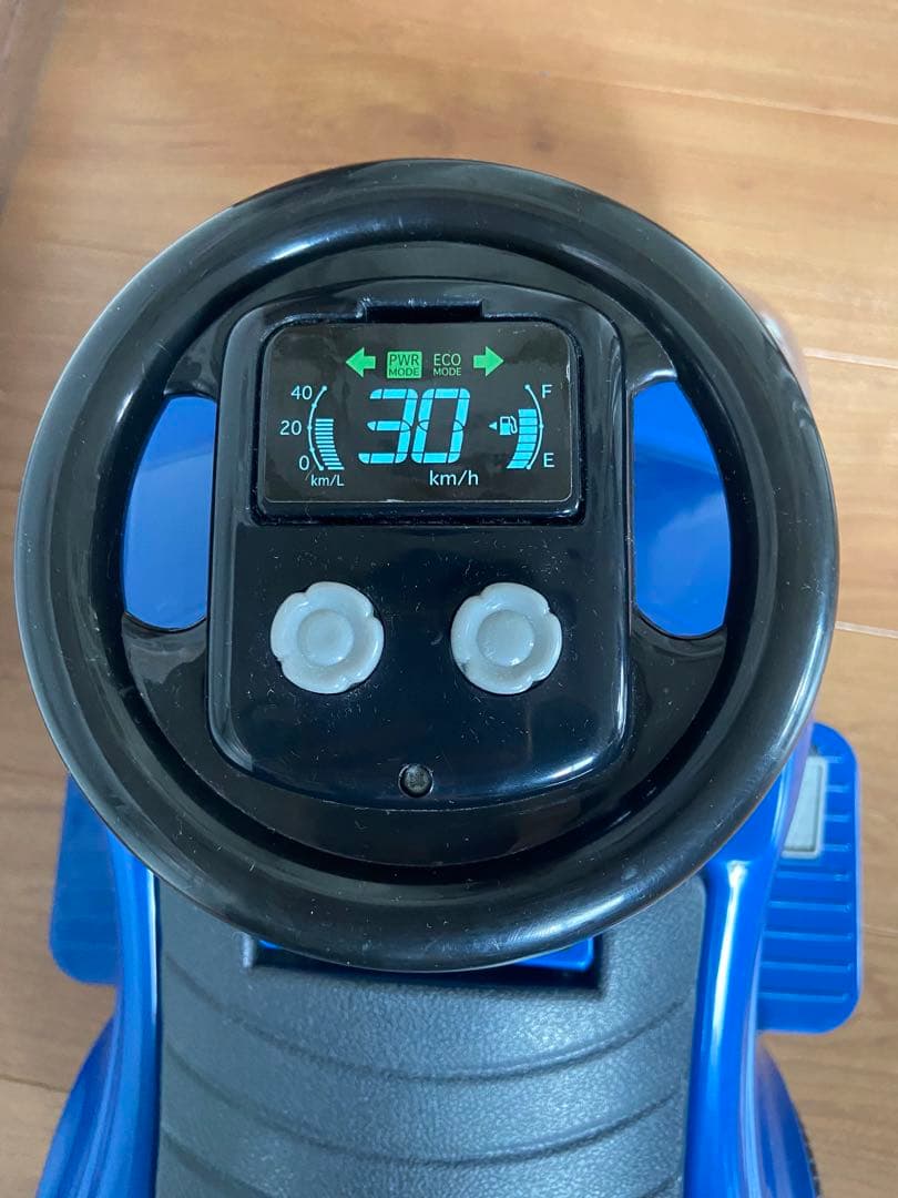 トヨタ プリウス　ハイブリッド 電動乗用おもちゃ 青