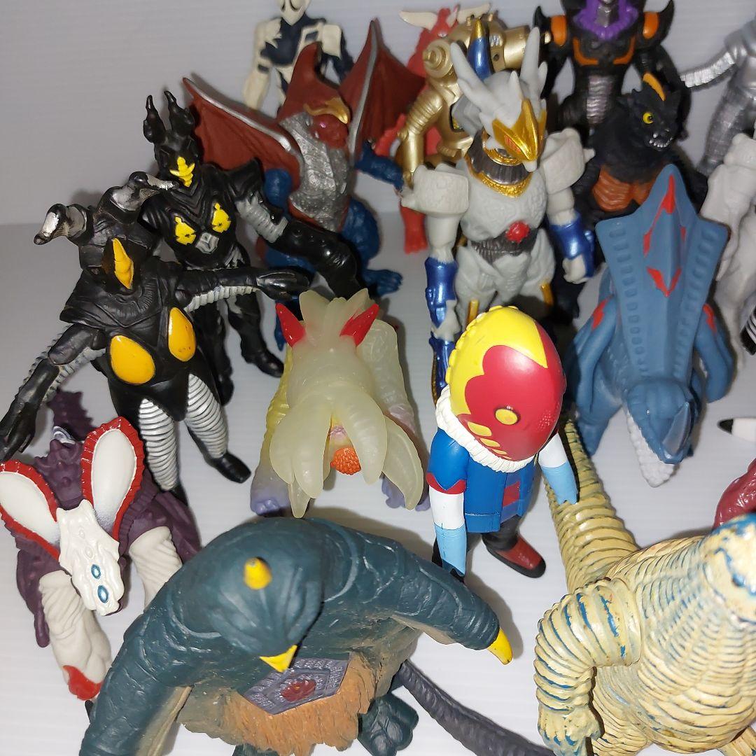 ウルトラマン ウルトラ怪獣500まとめ売り！36体 ソフビ - メルカリ