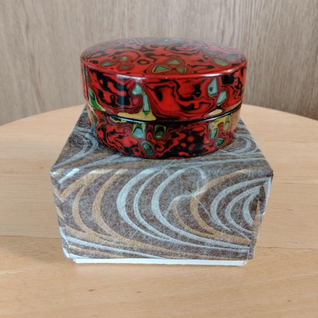 旧家蔵中国骨董【民国時代螺鈿象嵌細工精製香合】貴重希少中国漆器最高級漆塗り美術品 Amazon.co.jp: 旧家蔵中国骨董民国時代螺鈿象嵌細工精製香合貴重中国