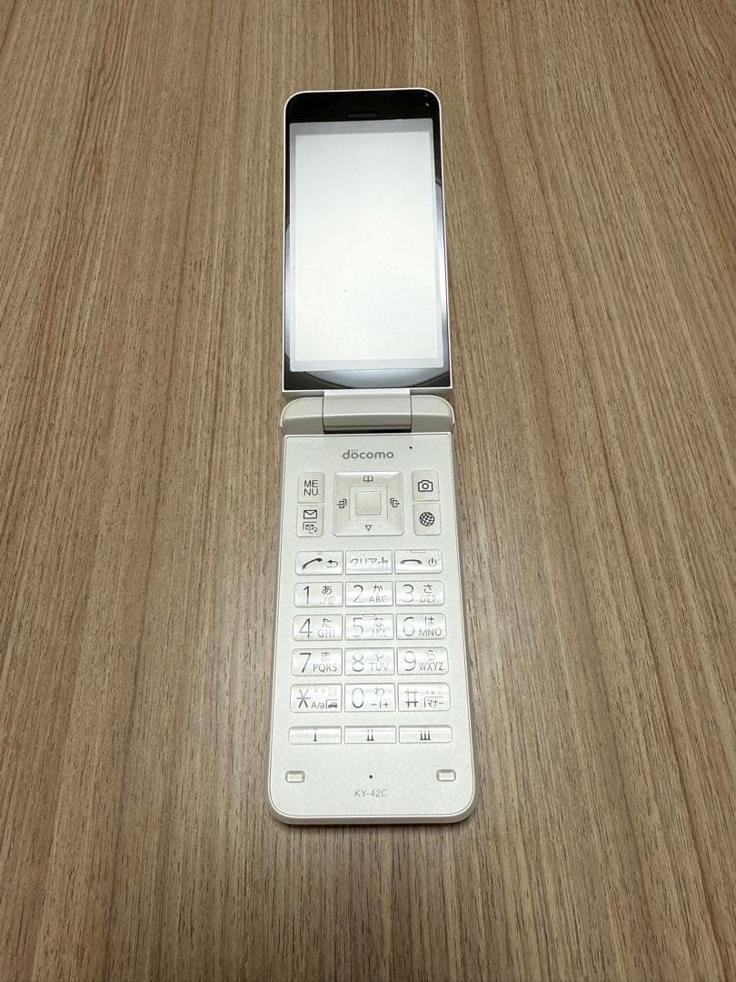docomo DIGNO KY-42C ホワイト 充電器、卓上充電器付き