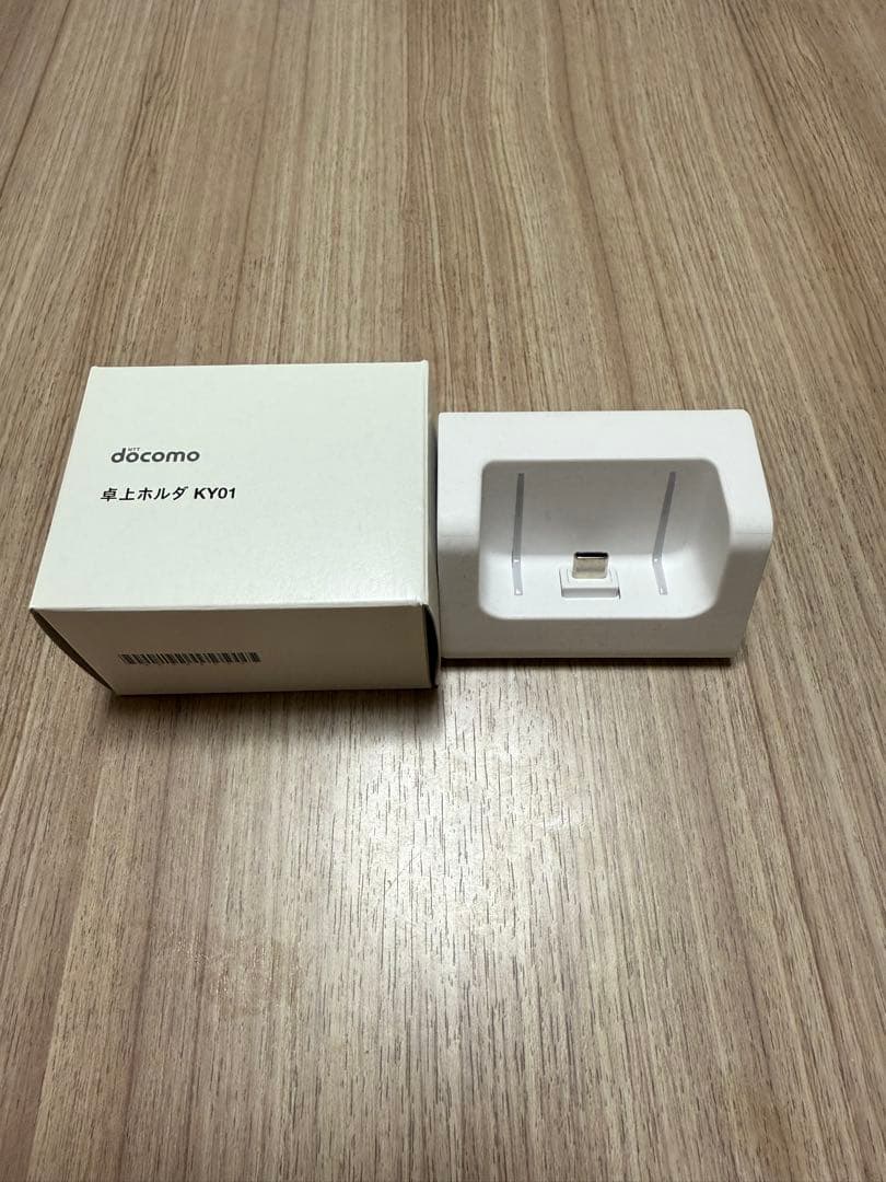 docomo DIGNO KY-42C ホワイト 充電器、卓上充電器付き
