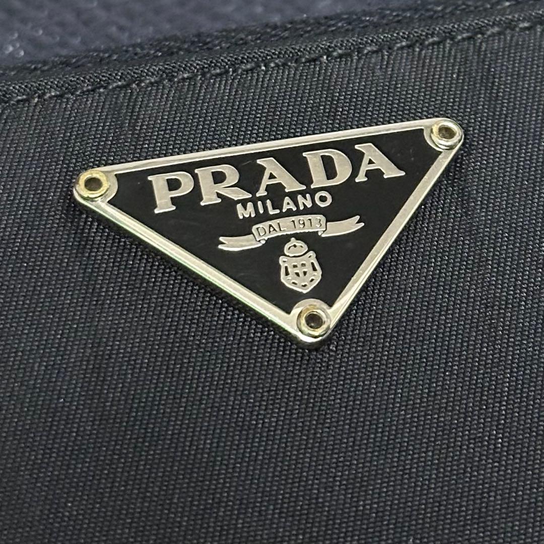 PRADA プラダ　折り財布　ナイロン　ラウンドファスナー　三角ロゴ　ブラック